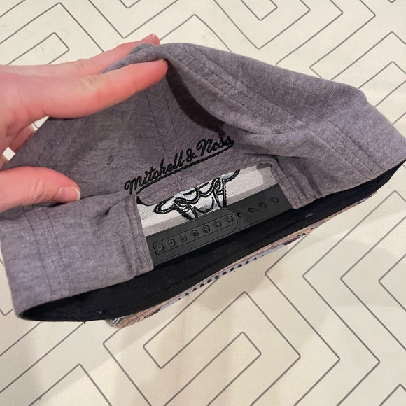 Mitchell & Ness Chicago Bulls NBA Snapback - Picture 10 of 10